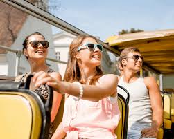 How to Make Friends While Traveling Alone